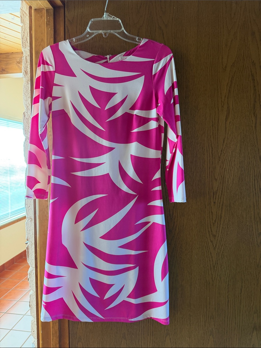 JB by Julie Brown Fuchsia and White Long-Sleeve Printed Sheath Dress